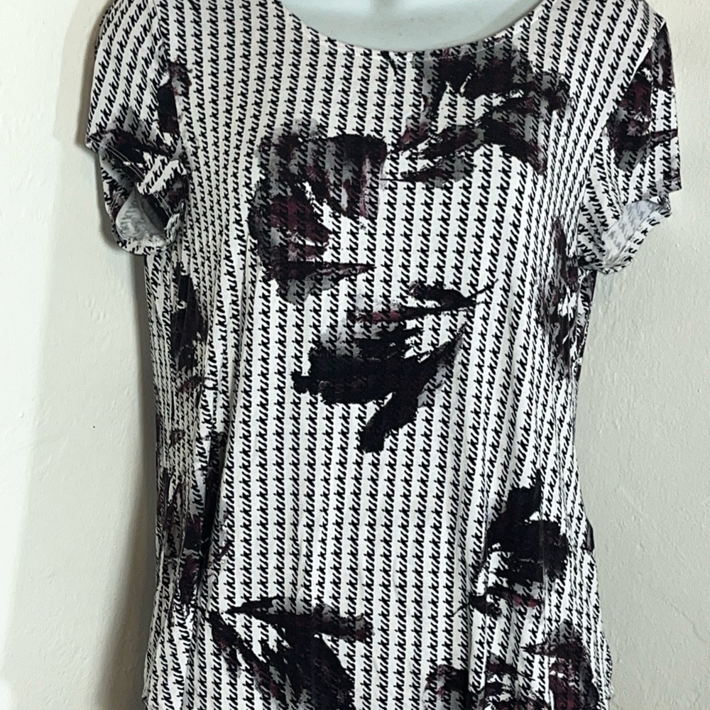 Alfani Black, White & Dark Plum Short Sleeve Printed Top